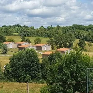 https://les-chalets-d-hermine.midi-pyreneeshotels.com